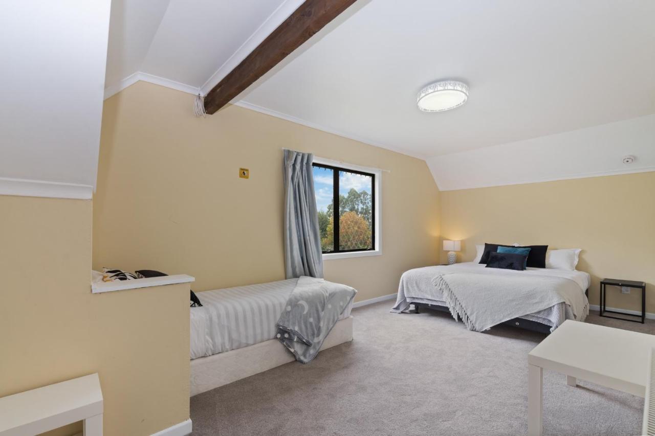Skyline Mountain View Lodge Up To 16 People Rotorua Exterior foto